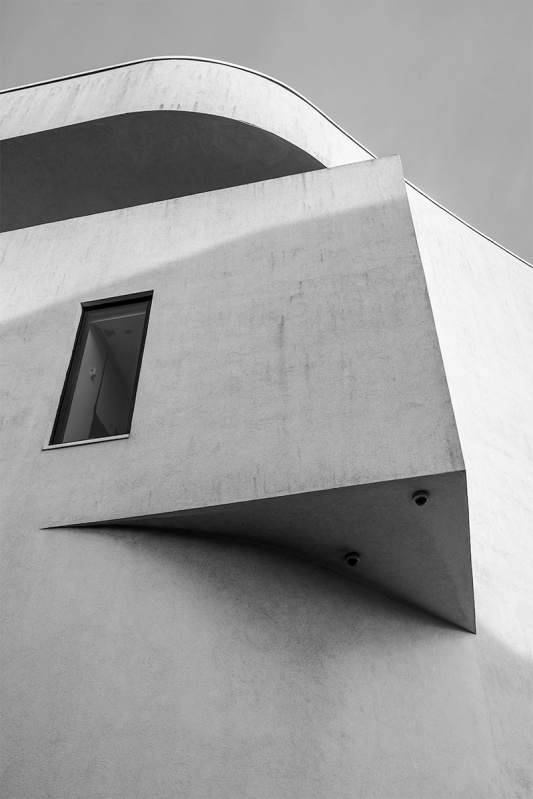 Detail of Towner Gallery Eastbourne East Sussex UK, urban architecture black and white photography Fujifilm XT-2. © P Maton 2017 eyeteeth.net
